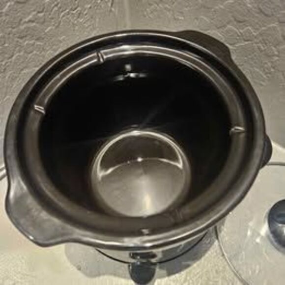 Crock Pot Mini 2 Quart with Lid. Black Removable Crock - Picture 2 of 6